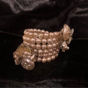 Vintage Elegant Pearl Wrap Bracelet with Gold Accents